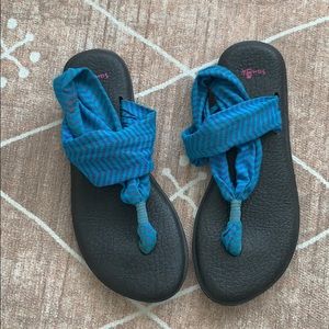 Sanuk blue yoga sling sandals